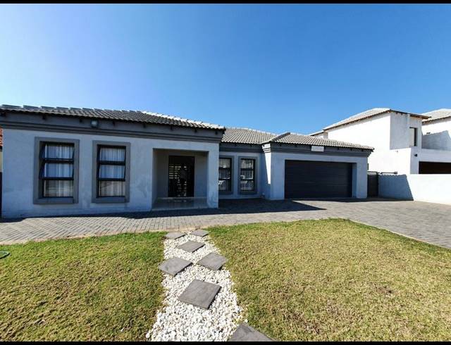 3 BEDROOM HOUSE FOR SALE IN THE ORCHARDS